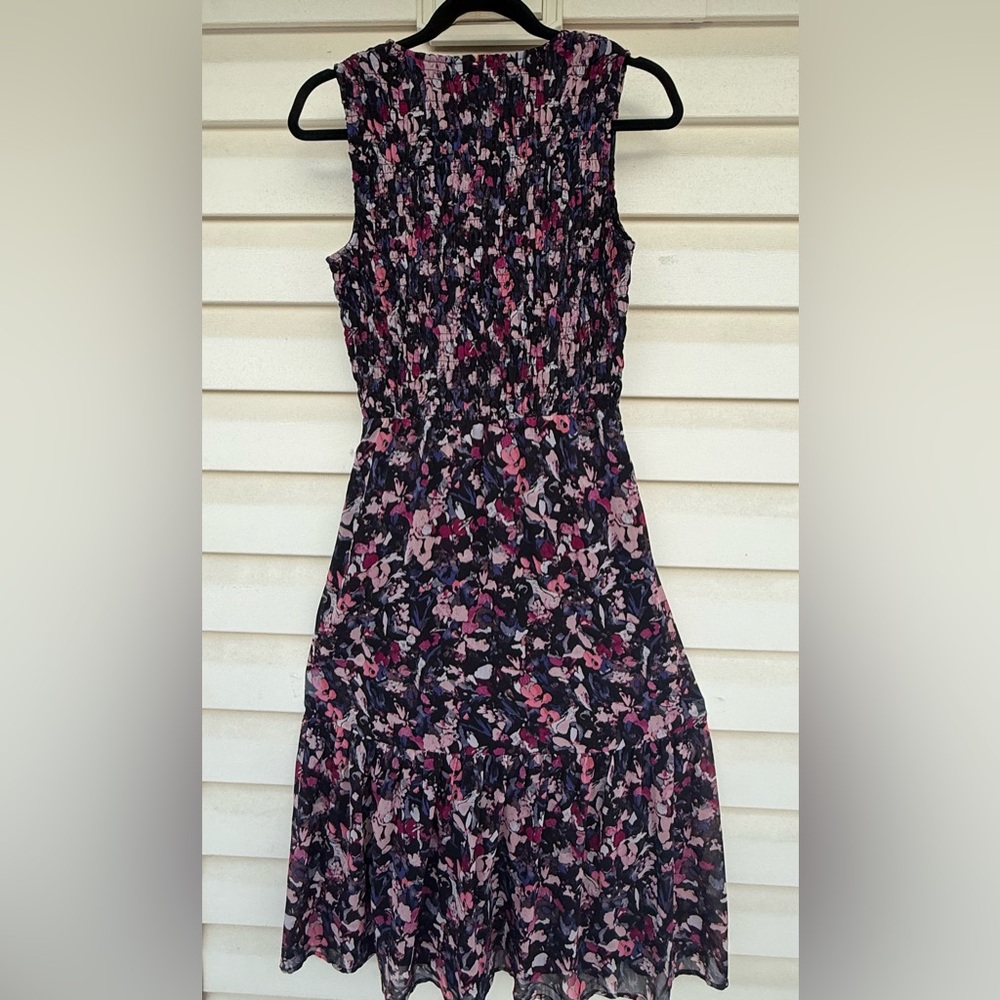 Evereve Floral Smocked Sleeveless Midi Dress Purple/Pink/Blue Size Small - Picture 9 of 11